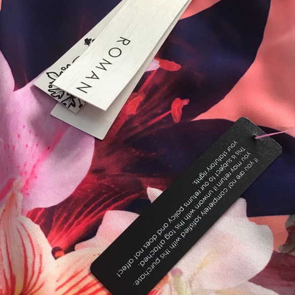 I got this while on vacation in England it’s a size large - Picture 3 of 7